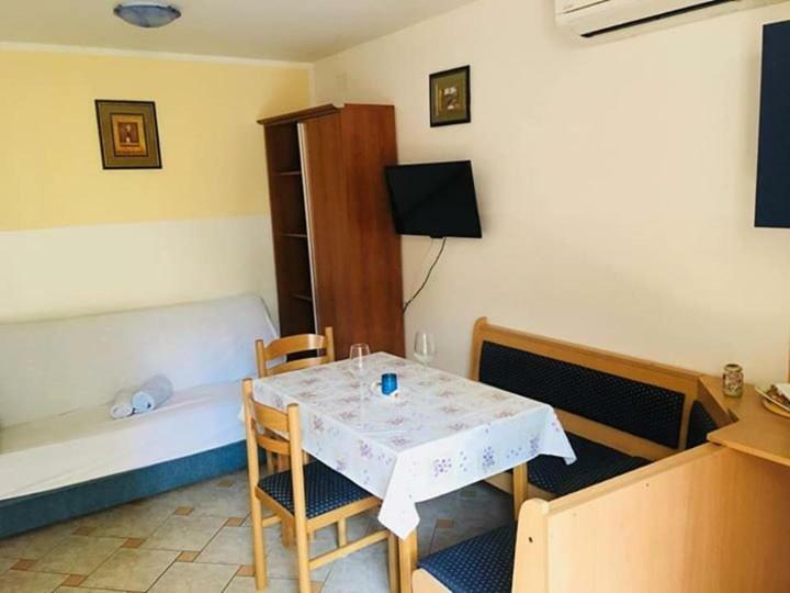 Apartmani Djura Selce Eksteriør billede