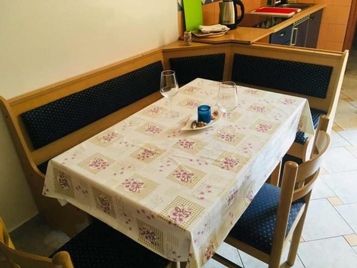 Apartmani Djura Selce Eksteriør billede